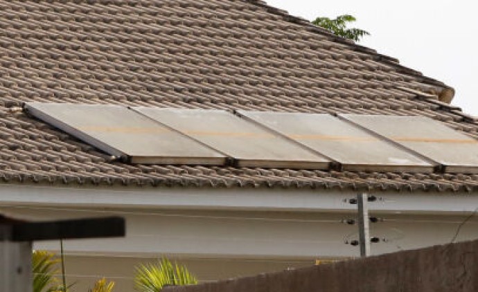 Mesa Diretora protocola ação contra cobrança retroativa de ICMS sobre energia solar