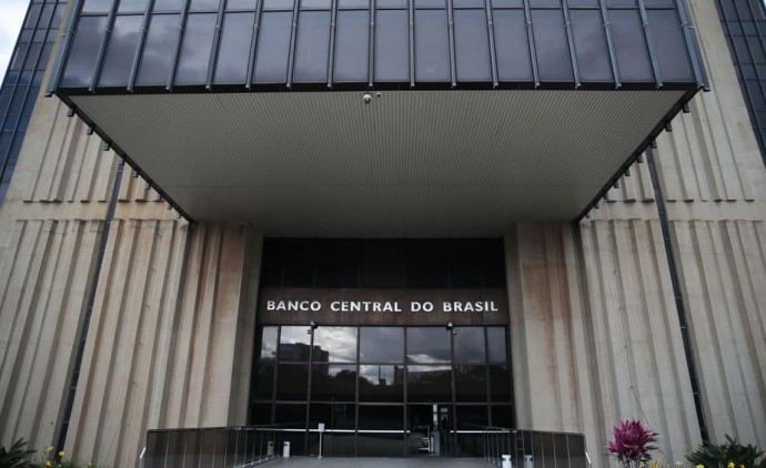 Juros vão sufocar economia, afirma CNI