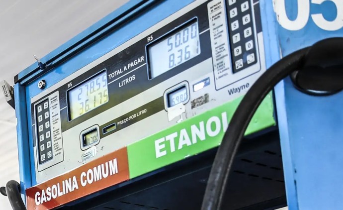Governo federal anuncia aumento do percentual de etanol na gasolina