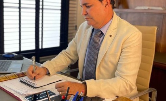 Dr. Ocimar Carneiro de Campos PRECATÓRIOS SOLUÇÃO OU ARMADILHA FISCAL