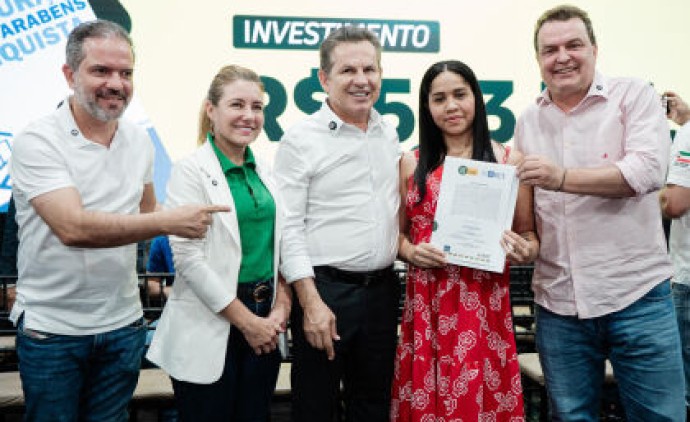 Com apoio da ALMT, Max Russi participa da entrega de 287 títulos de propriedade em Várzea Grande