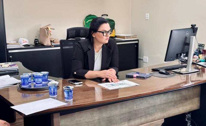 Primeira-dama articula nova praça no Distrito do Sucuri com academia e playground