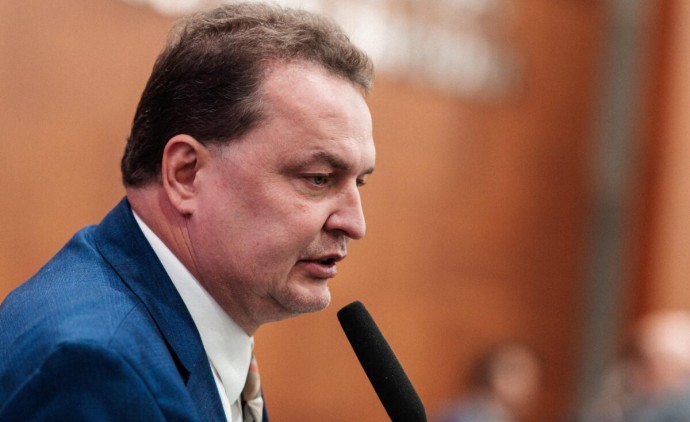 Projeto de Max Russi que garante formação para pessoas com deficiência nas autoescolas é sancionado