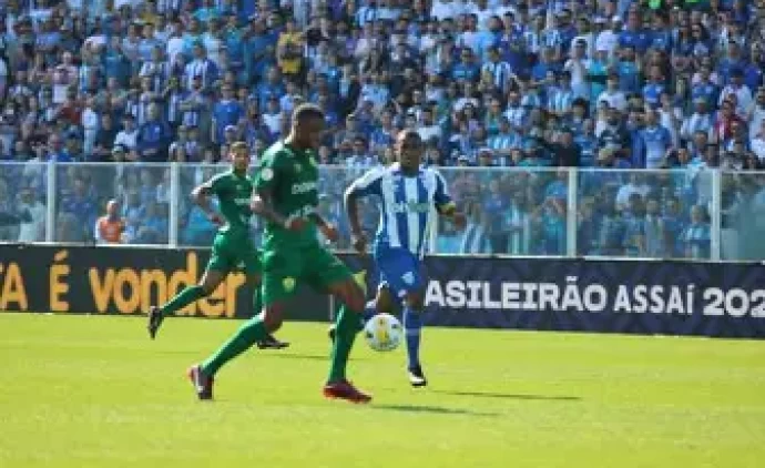 Cuiabá enfrenta o Avaí fora de casa neste domingo para entrar no G4 da Série B