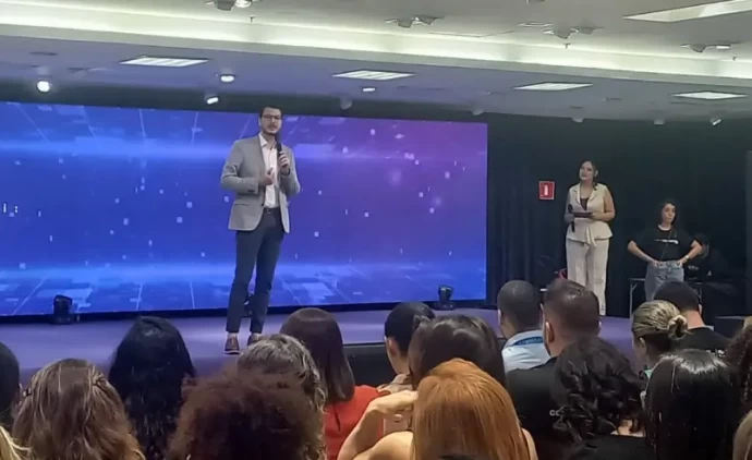 Jornada de Marketing Digital reúne mais de 450 participantes e destaca tendências para negócios