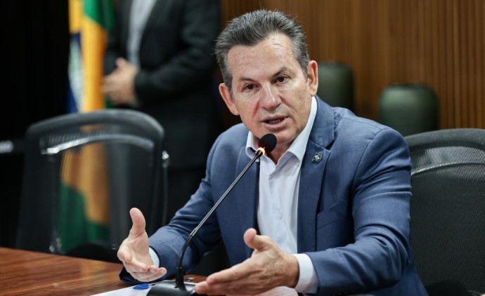 Governador anuncia pagamento do auxílio-fardamento aos policiais e bombeiros