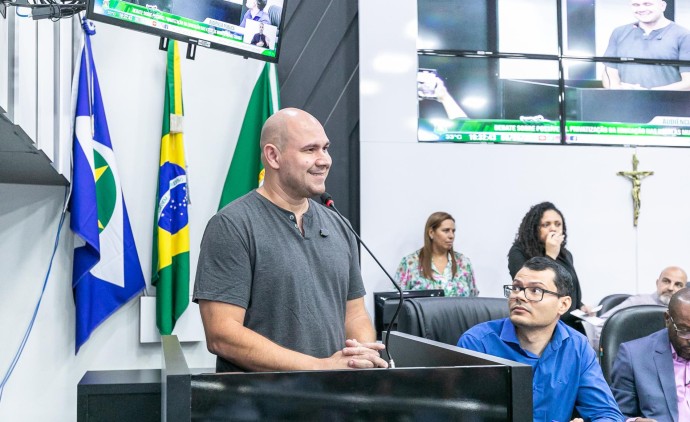 Prefeito propõe PPP para escolas sem impacto na contratação de professores