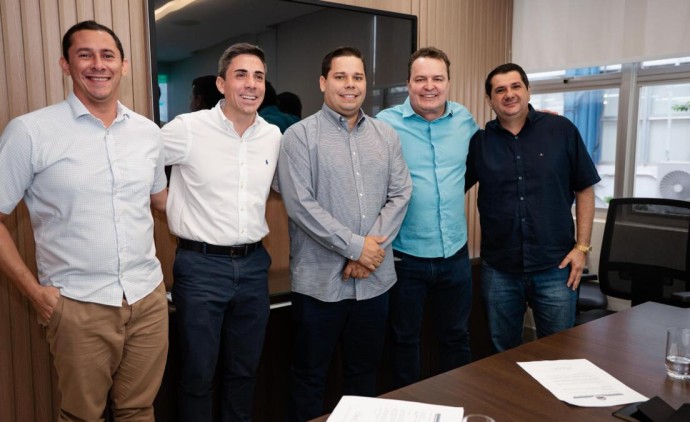 Max articula nova escola para Torixoréu