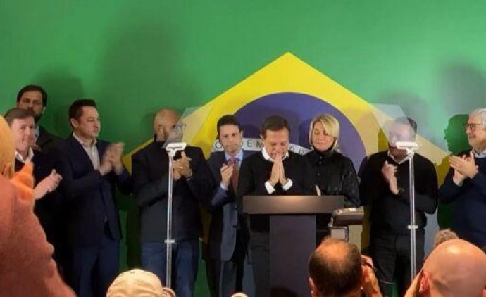 João Doria desiste de concorrer à presidência