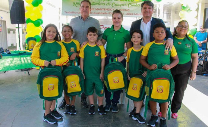 Educação cumpre meta e entrega 100% dos kits de uniformes nas escolas da rede municipal
