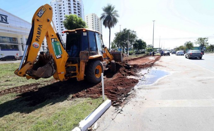 Prefeitura de Cuiabá inicia construção de retorno na Avenida Historiador Rubens de Mendonça
