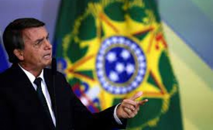 Bolsonaro sanciona com vetos projeto que limita ICMS sobre combustíveis