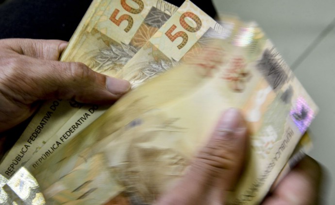 SALARIO MINIMO 20223 Orçamento de 2023 prevê salário mínimo de R$ 1.302