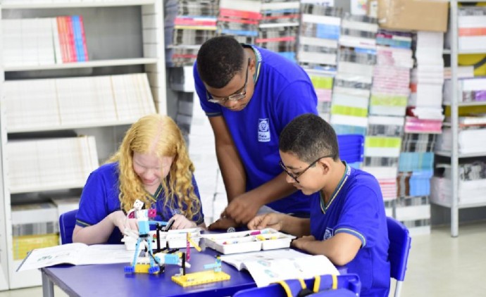 Seduc-MT amplia aulas de robótica na Rede Estadual de Ensino