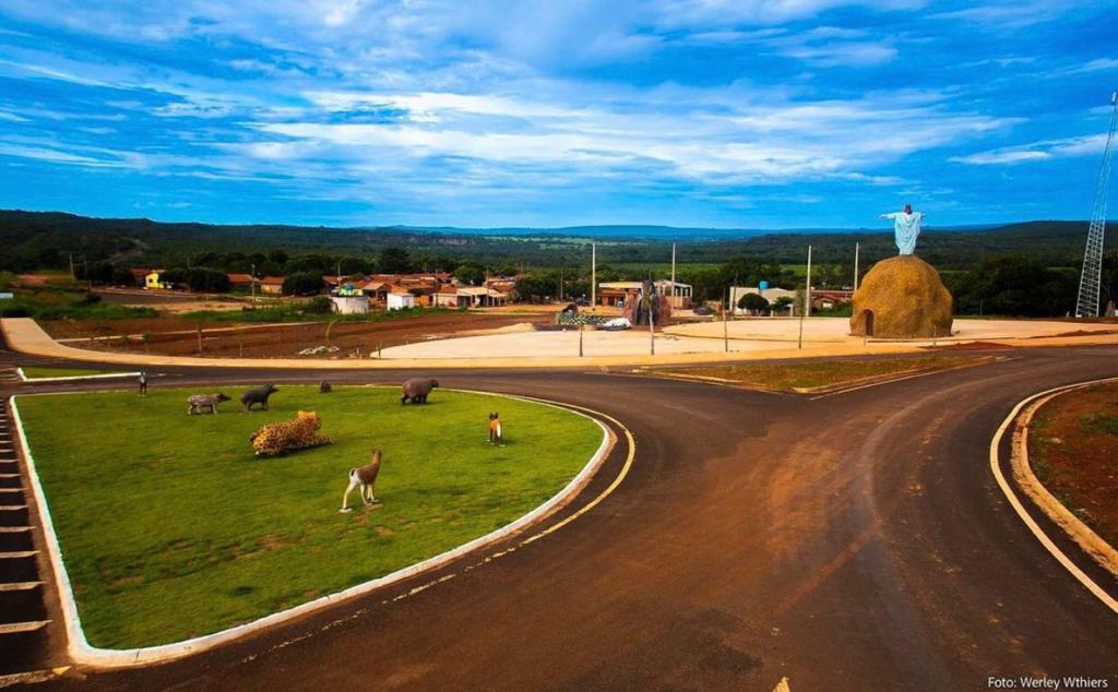 Política MT Articulação da primeira-dama de MT com o Governo do Estado garante a construção de 50 casas populares