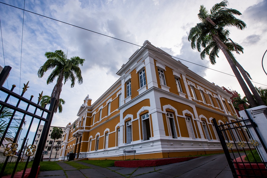 Biblioteca Estadual Estevão de Mendonça completa 111 anos de fundação