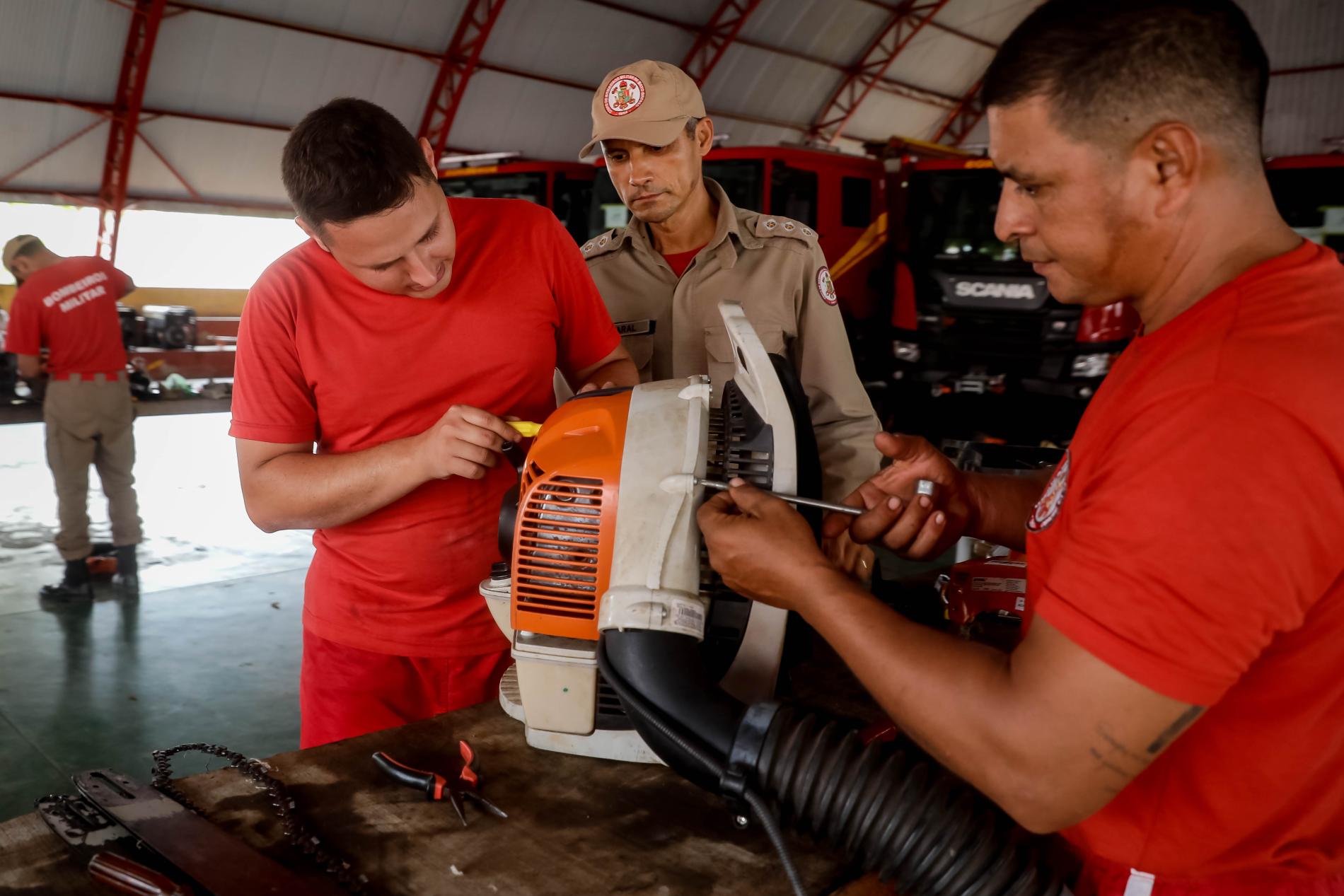 Bombeiros fazem capacitação de manuseio de equipamentos de combate aos incêndios florestais