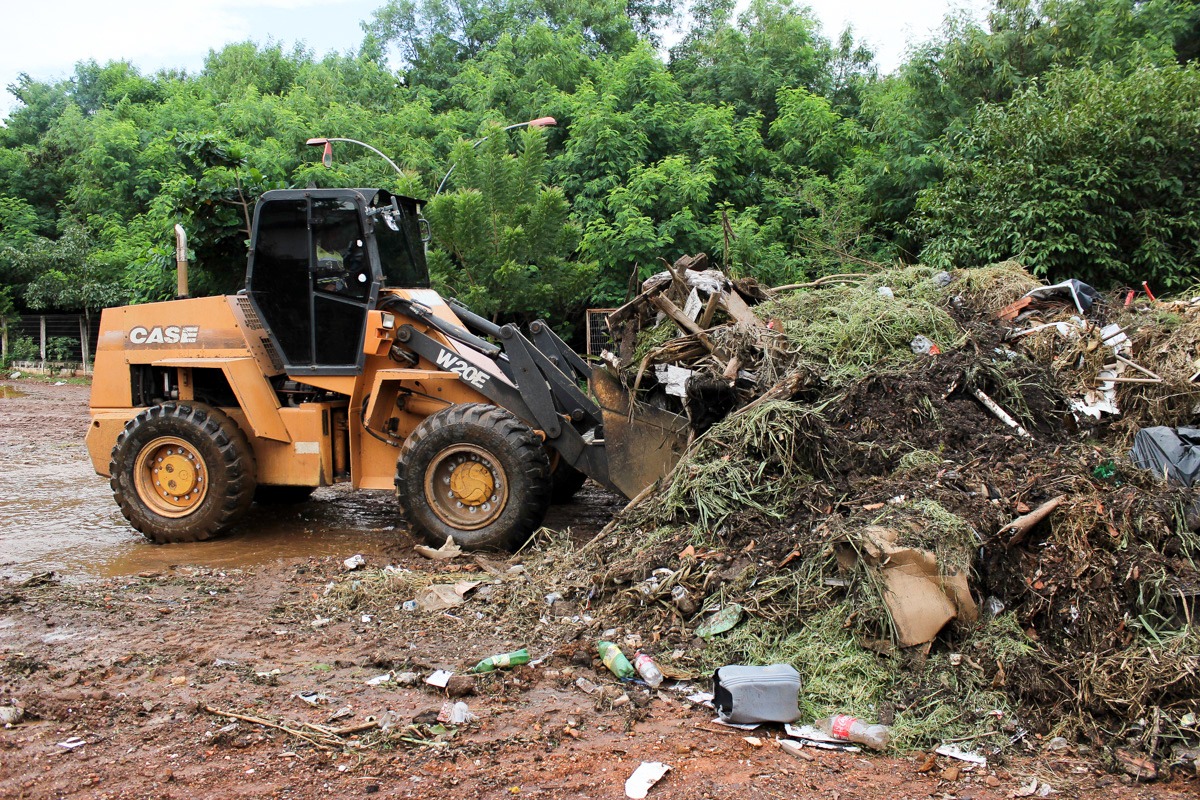 Prefeitura de Várzea Grande remove mais de 2 milhões de toneladas de entulhos em ação de limpeza