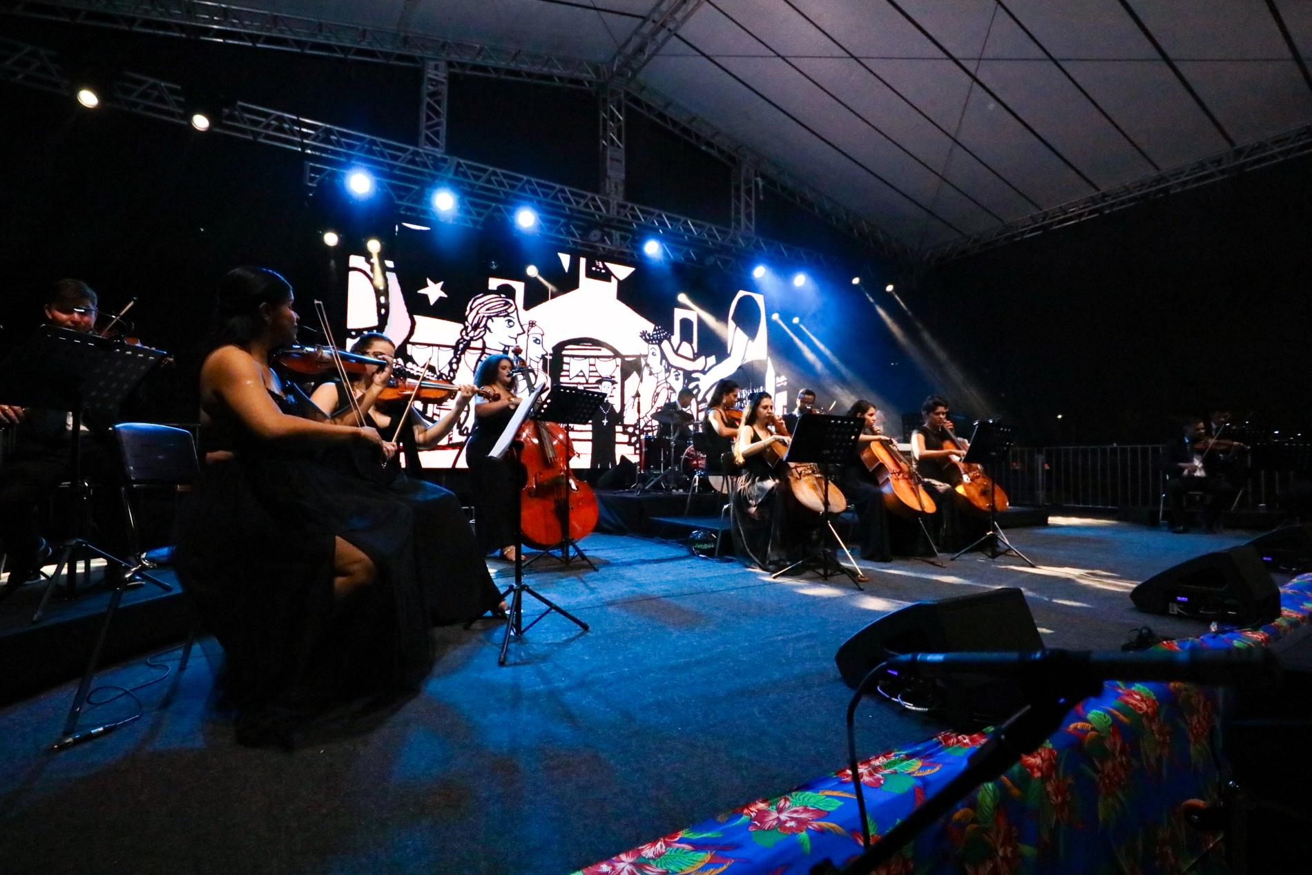 Parque das Águas é palco de apresentação de orquestra e público fica encantado