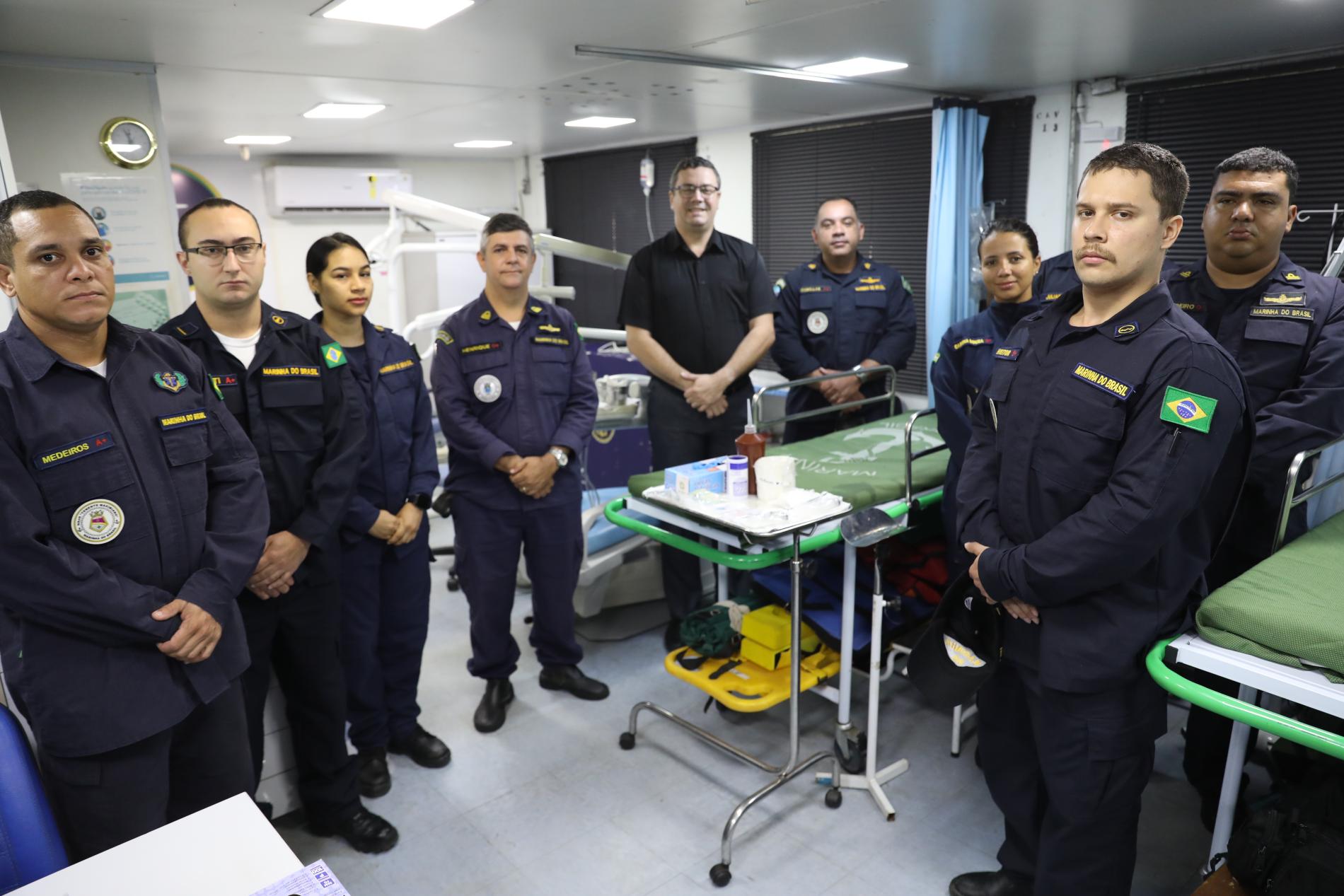 Secretaria Municipal de Saúde realiza doação de medicamentos e insumos para Navio de Assistência Hospitalar da Marinha