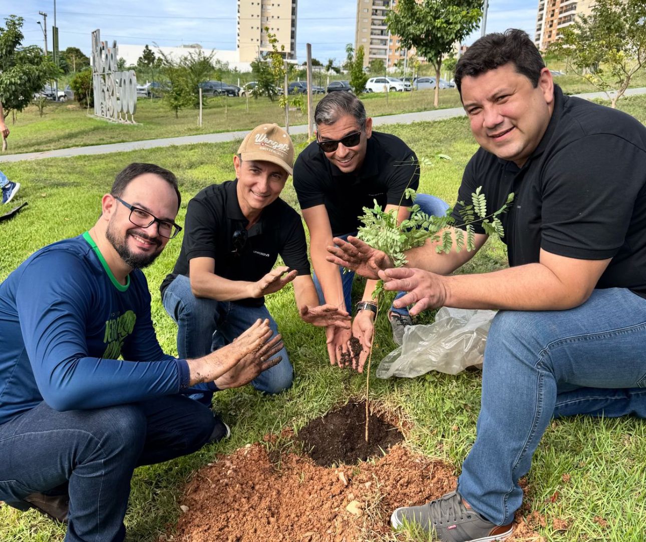 Unicred MT e Programa Verde Novo realizam o plantio de 500 mudas em Cuiabá João Paulo Fortunato