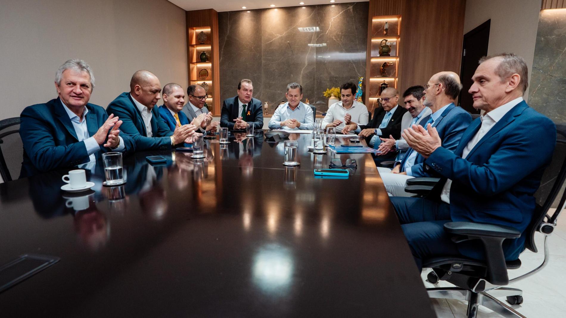 SAÚDE MAIS FORTE Max Russi lidera deputados por soluções na Santa Casa Cuiabá