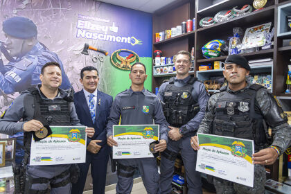 Policiais Militares Heroicos em Cuiabá Homenagem por Salvamento de Crianças
