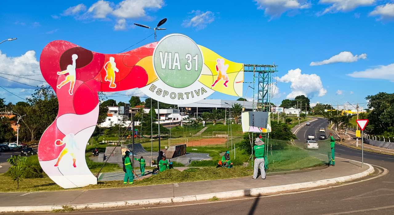 Serviços Públicos faz grande mutirão de limpeza na região do Zero KM