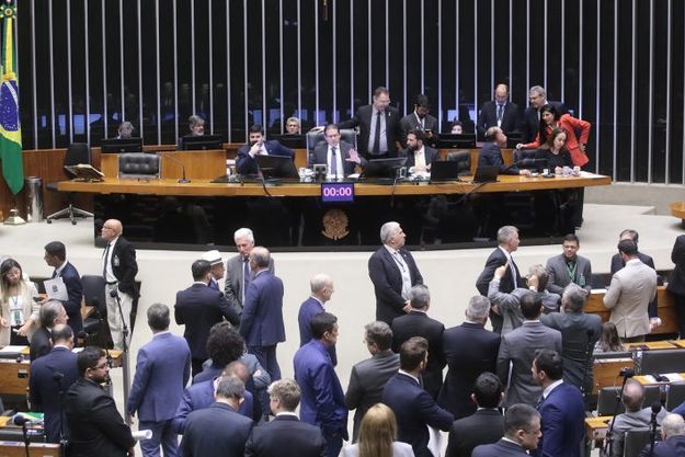 Câmara aprova aumento do número de deputados federais em MT
