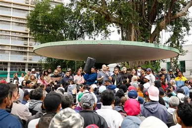 Prefeito quer novo levantamento sobre famílias e admite comprar área invadida em Cuiabá