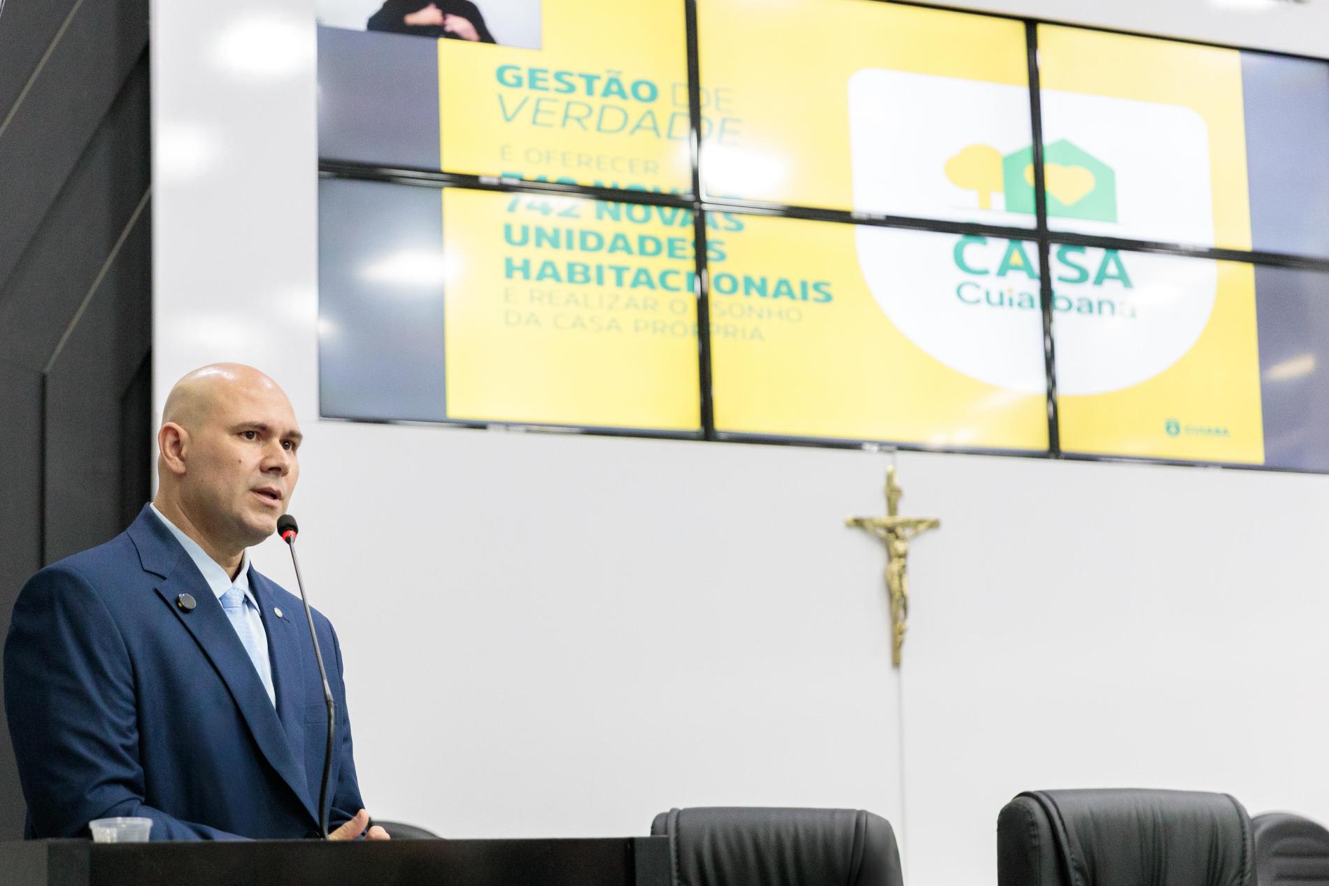 Prefeito retira proposta sobre férias de professores para discutir viabilidade orçamentária de dívida herdada de R$ 30 milhões