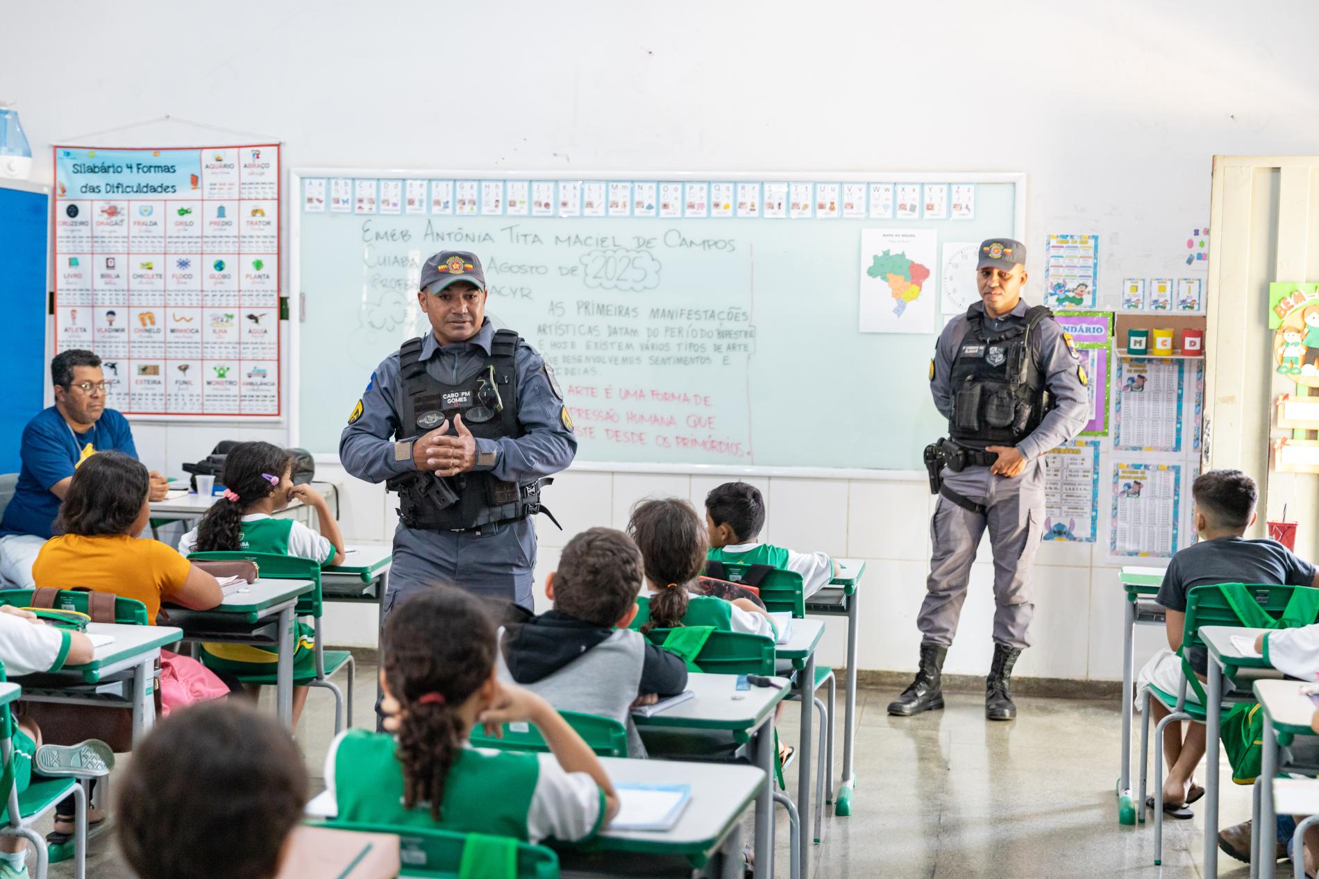 Parceria da Prefeitura de Cuiabá com a PM reforça segurança nas escolas