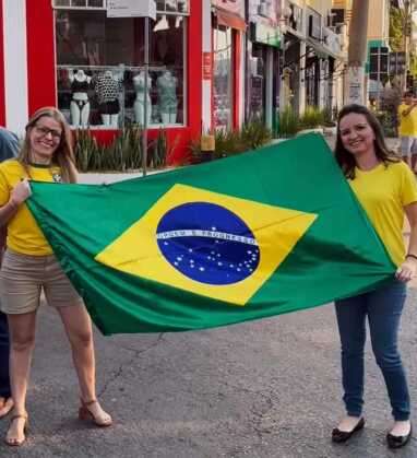 Ato pró-Bolsonaro em Cuiabá cerca de 3 mil pessoas pedem anistia e criticam STF