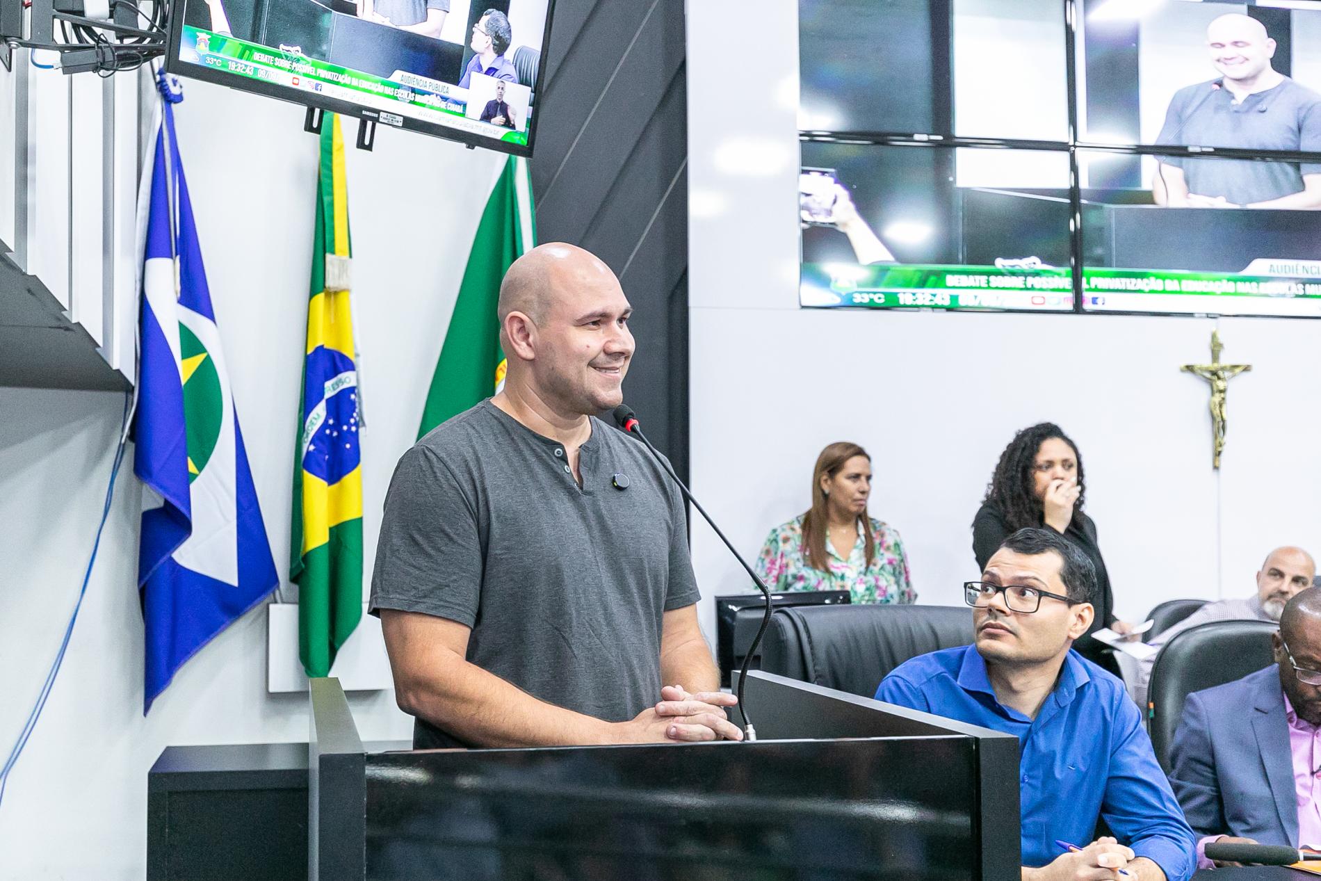 Prefeito propõe PPP para escolas sem impacto na contratação de professores